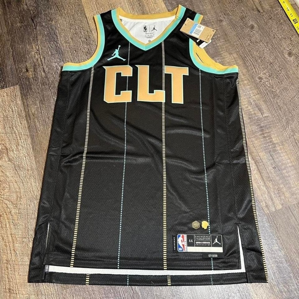 Jordan charlotte hornets city connect‎ jersey Size medium Brand new